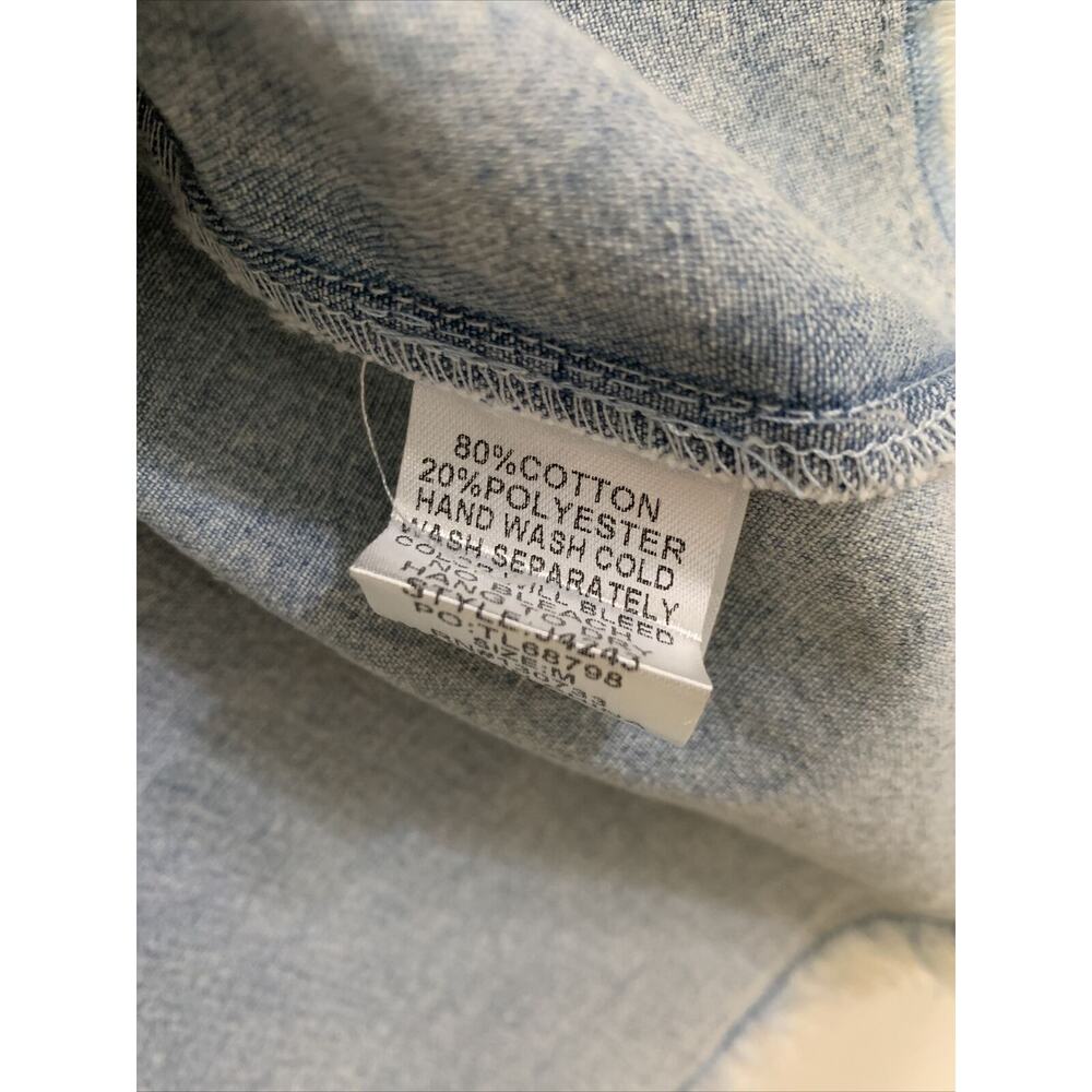 Umgee, Light Blue Denim Blouse, Sleeveless, NWT, Size Medium - Picture 5 of 6
